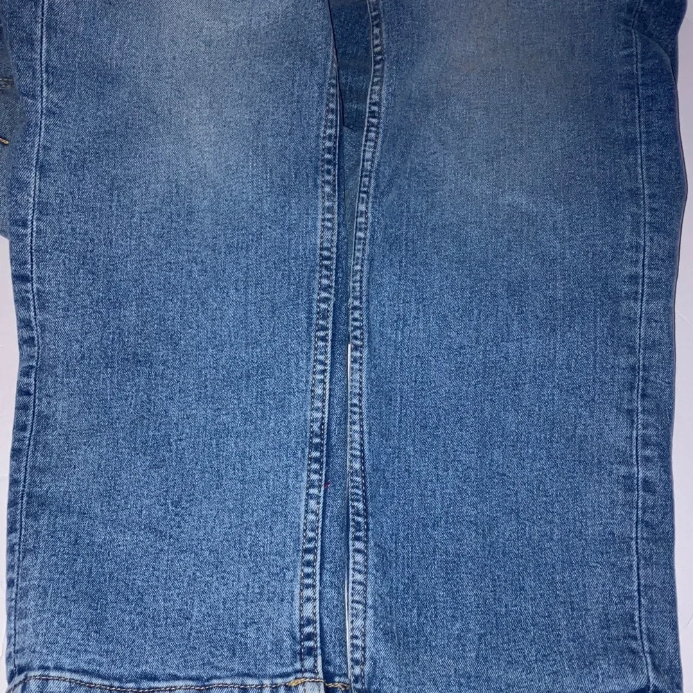 Izod Men's Straight Fit Stonewashed‎ Denim Jeans Soft Stretch 30x30